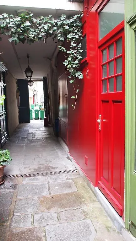 Apartment Petit - Oasis In Marais